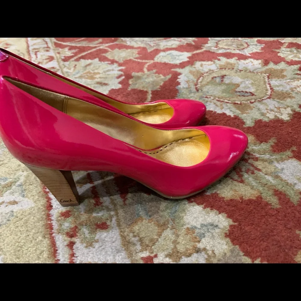 Coach pumps - Picture 2 of 5